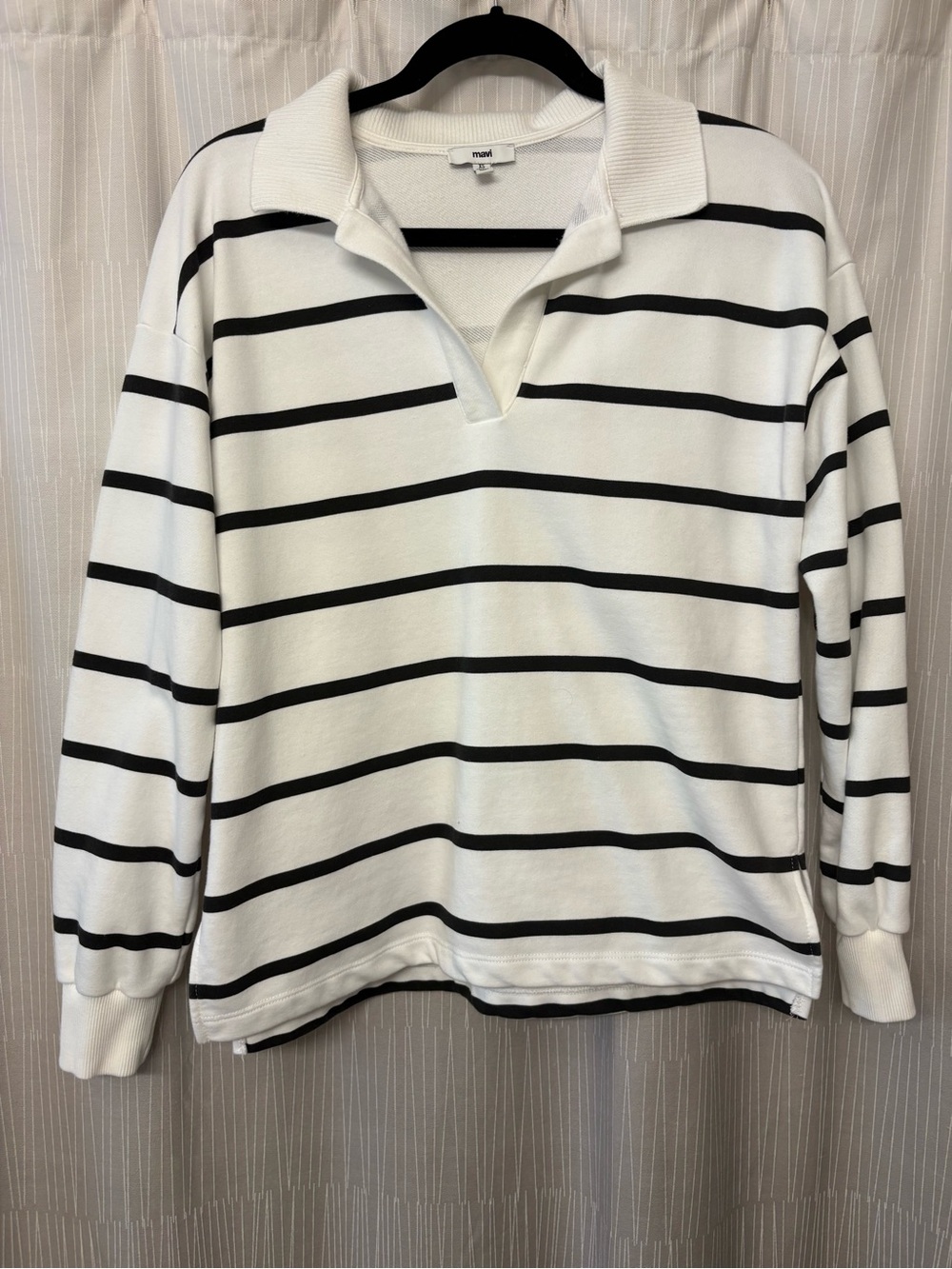 Mavi White and Black Striped Open-Collar Sweatshirt